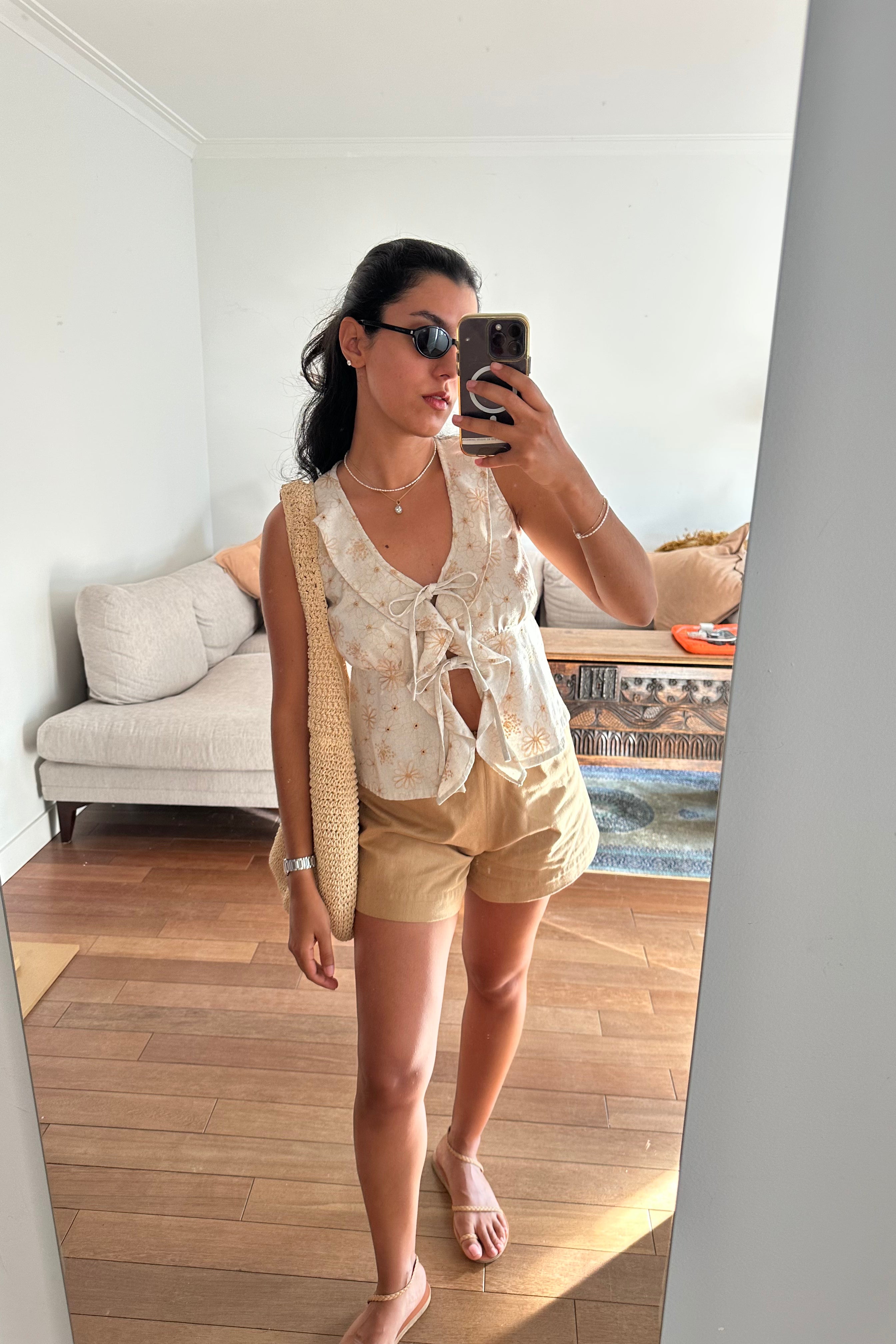 Ruffles Vest - Delicia