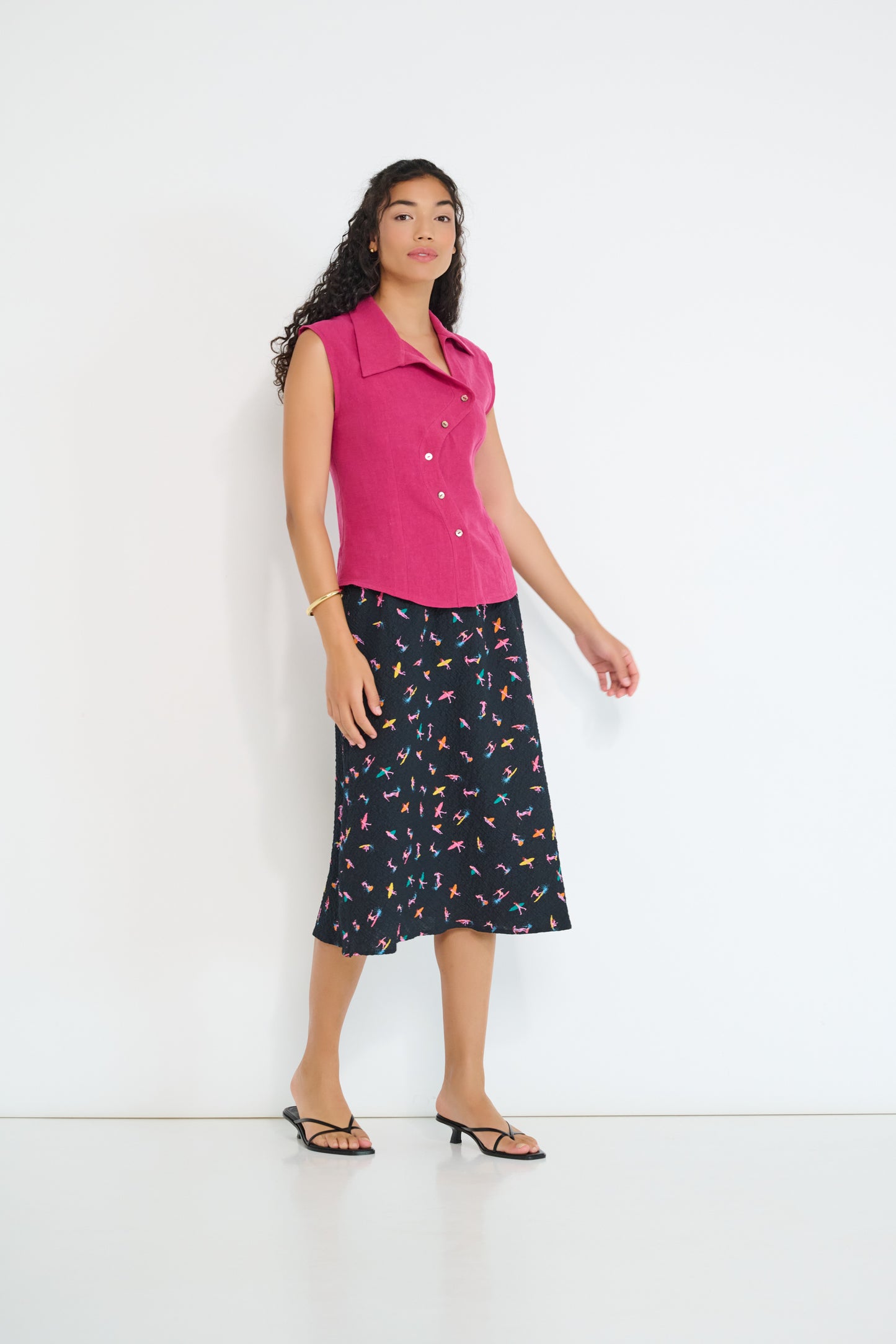 Reverie Vest Magenta European flax linen styled with Petit Surfer skirt made in Canada