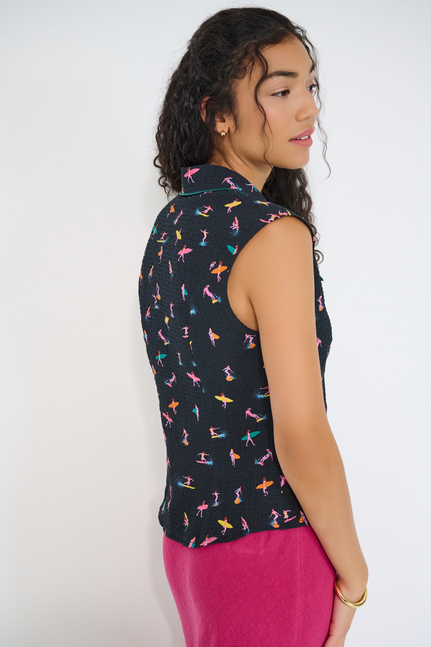 Reverie Vest Petit Surfer French cotton seersucker back view showing tailored fit made in Canada