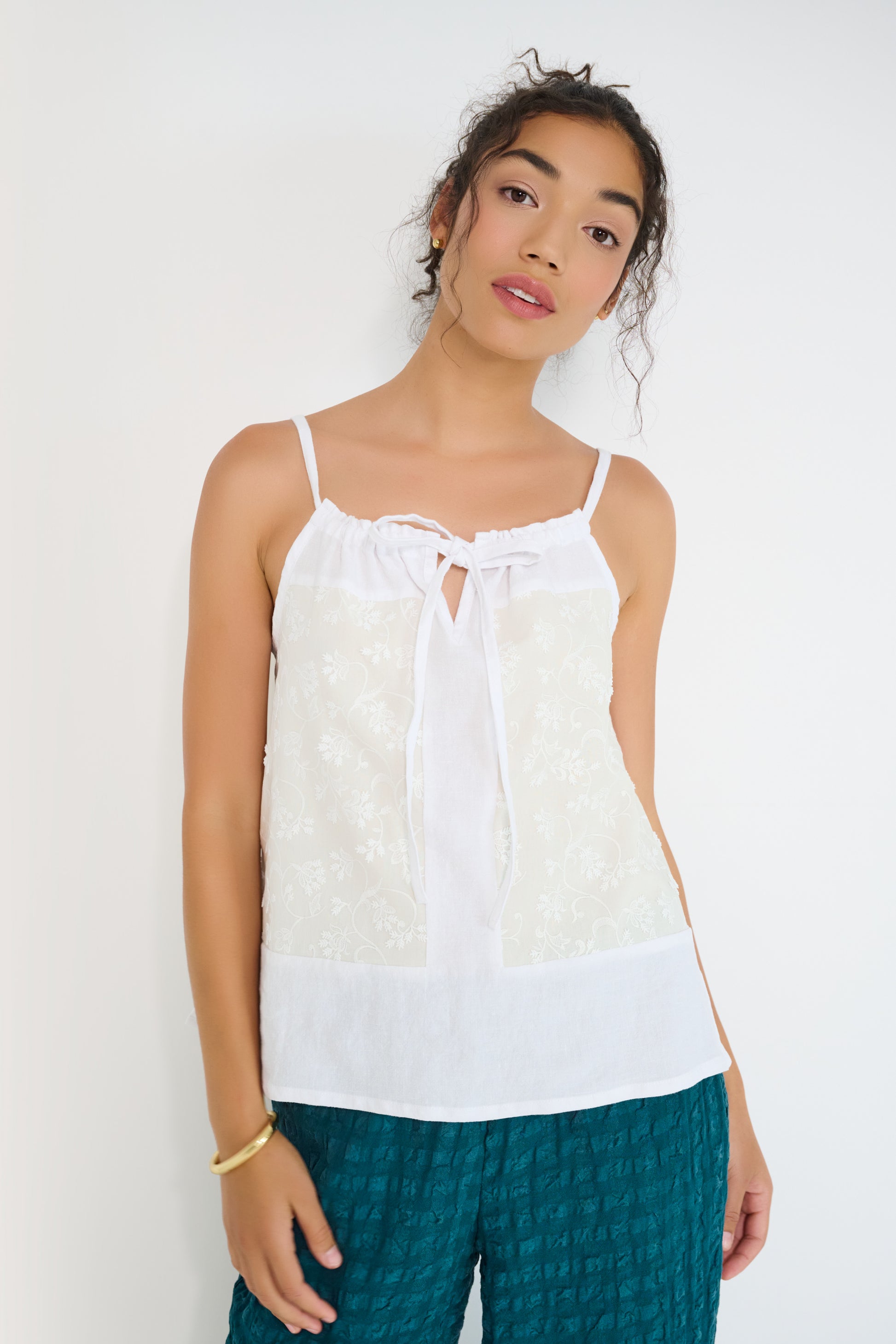 Stellaire Camisole in white linen with ivory lace detail and front tie neckline, made in Canada
