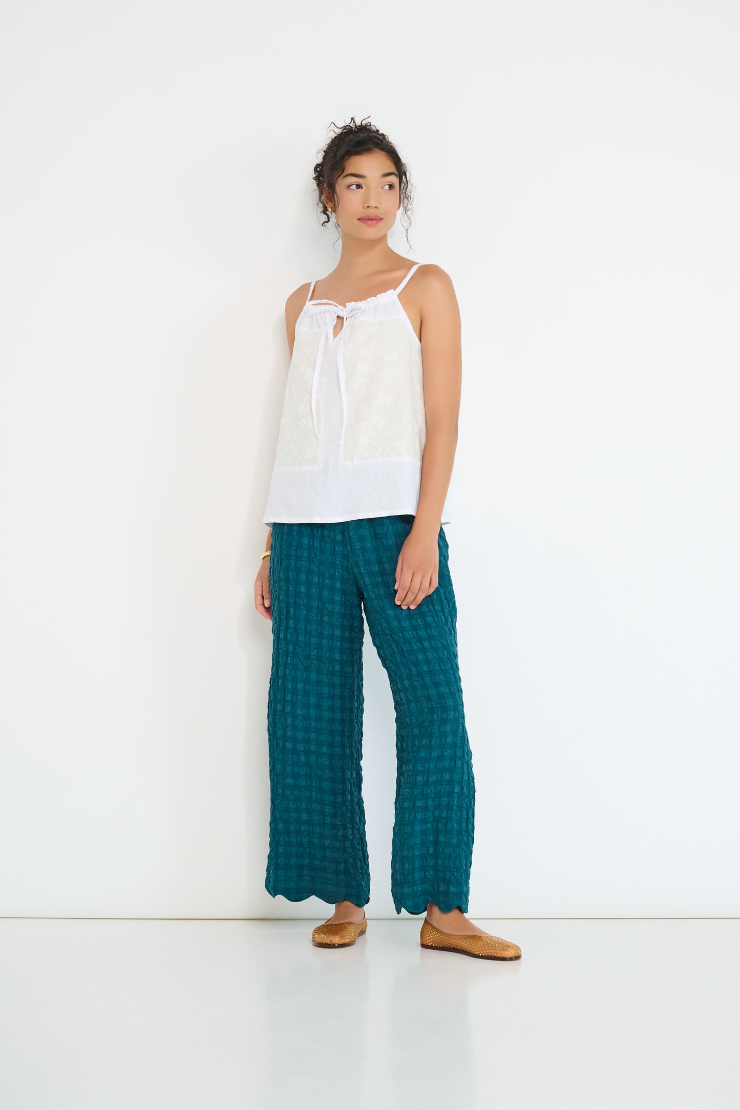 Stellaire Camisole in white linen with ivory lace panel and adjustable straps, lightweight summer top made in Canada