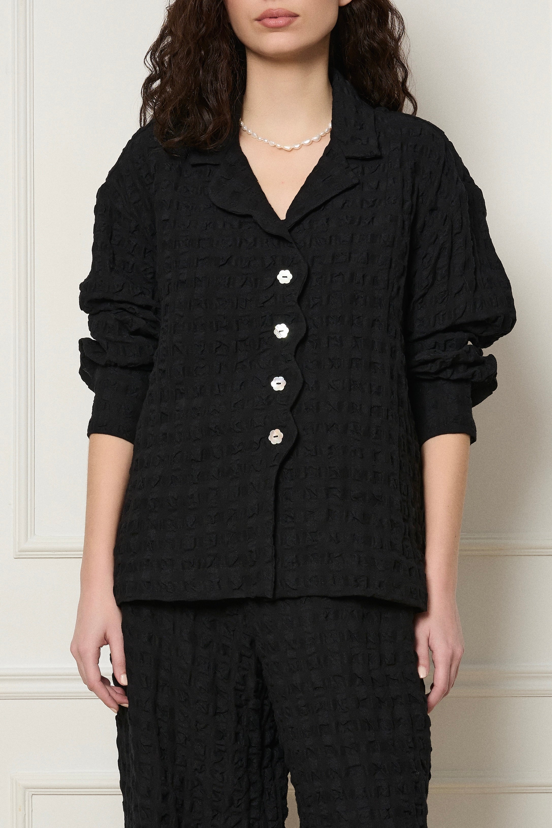 Voyage Jacket in black linen viscose seersucker full look made in Canada by dorsaLi seashell buttons