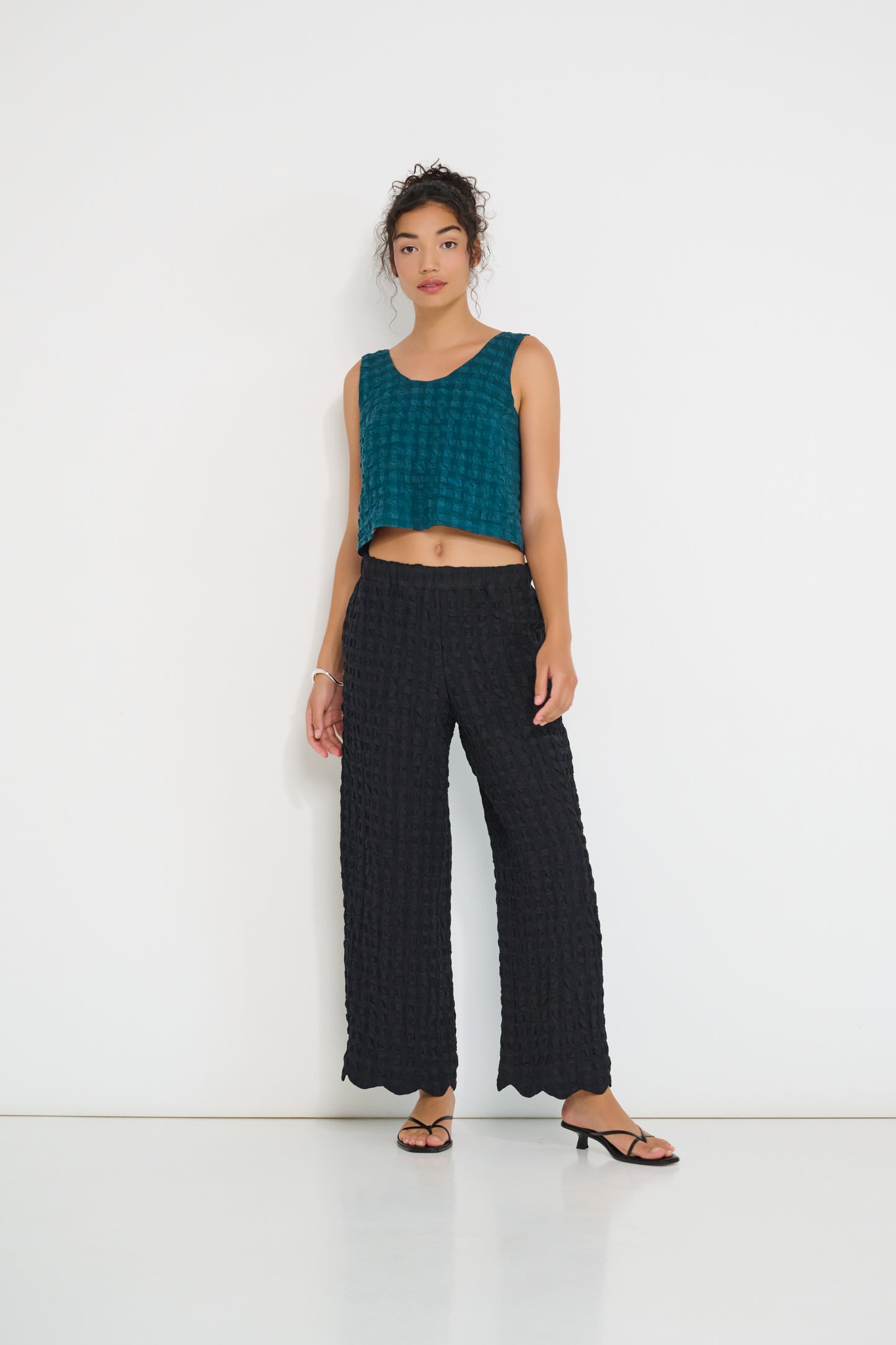 Voyage Pants black linen-viscose seersucker straight-leg pants lightweight breathable summer pants made in Canada.