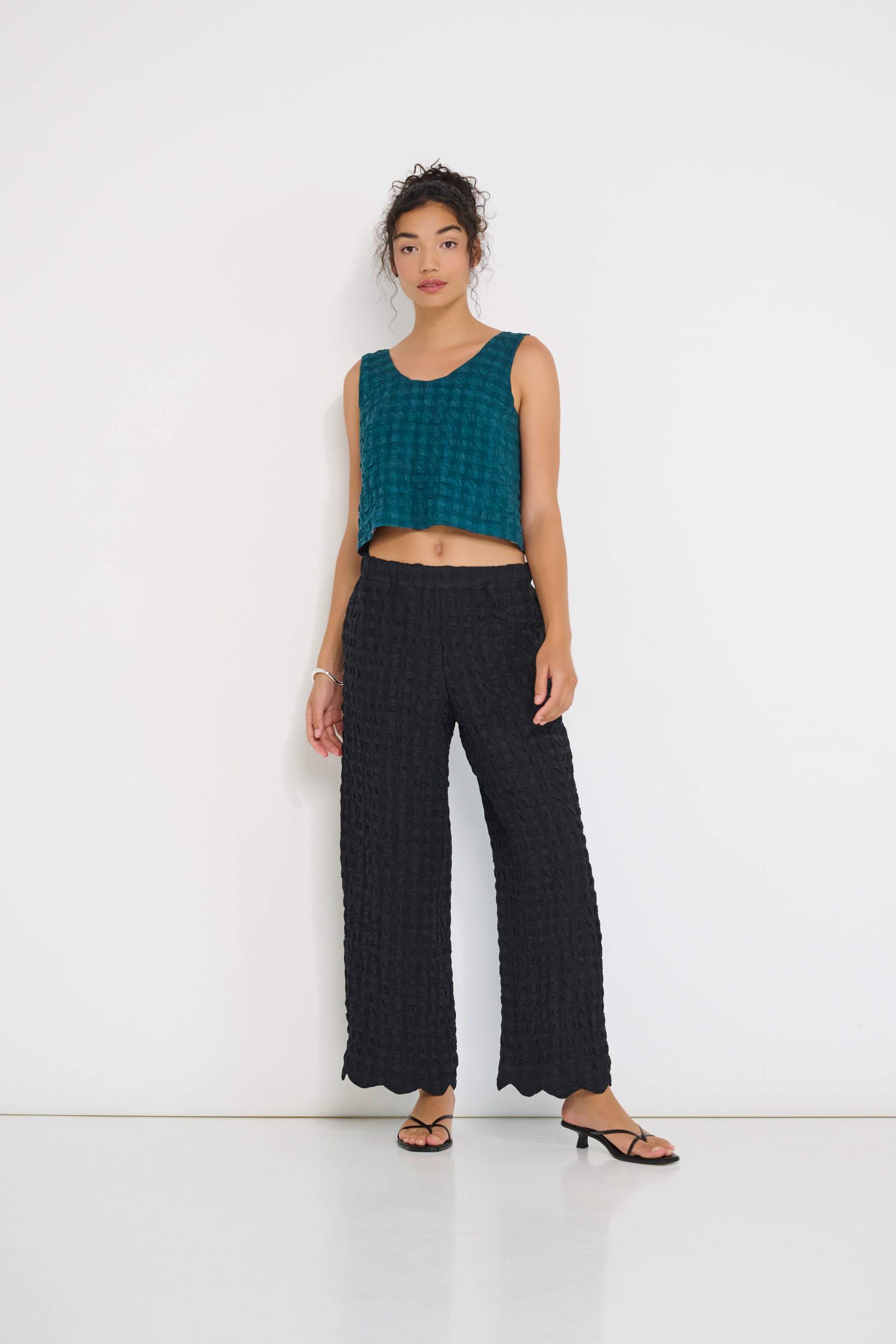 Voyage Pants black linen-viscose seersucker straight-leg pants lightweight breathable summer pants made in Canada.